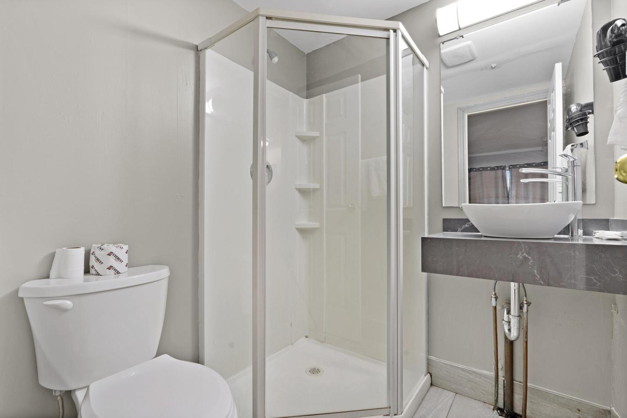 Niagara Lodge & Suites ภายนอก รูปภาพ